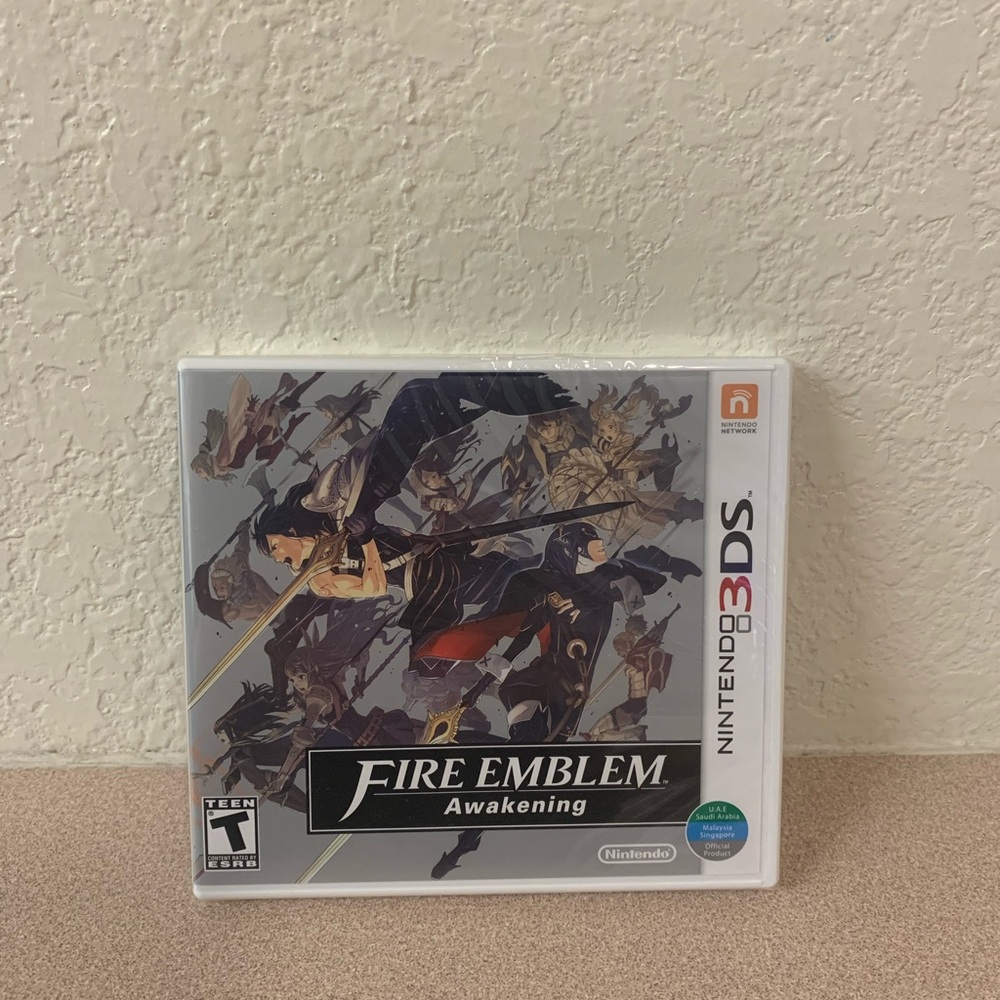 Nintendo 3DS Fire Emblem Awakening Game - Black and White